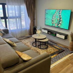 Big TV &sofa kids play area Arte Cheras 4bed8pax